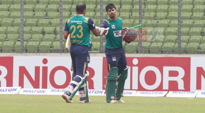 চ্যাম্পিয়ন হতে আবাহনীকে ২৮৩ রানের লক্ষ্য দিল শেখ জামাল