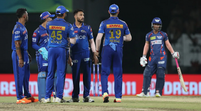 আকাশের দুর্দান্ত বোলিংয়ে কোয়ালিফায়ারে মুম্বাই