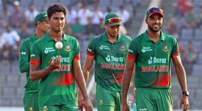 পেসার ও স্পিনারদের নিয়ে ‘সেরা বোলিং ইউনিট’ তৈরির চেষ্টা