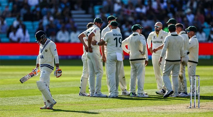 ব্যাটিংয়ের পর বোলিংয়েও দুর্দান্ত অস্ট্রেলিয়া, বিধ্বস্ত ভারত