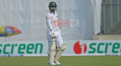 লিটনের বিদায়ের পর বাংলাদেশের ৩০০ পার