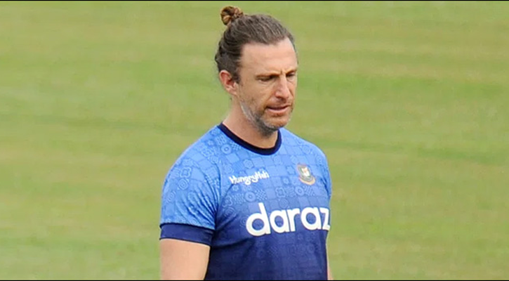 বাগদত্তার পাশে থাকতে চাকরি ছাড়লেন ক্যালেফাতো