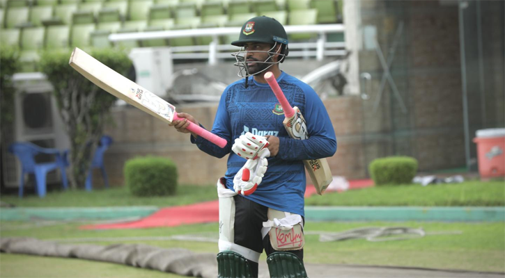 ব্যাটিংয়ে ছোটখাটো বদল এনেছেন তামিম