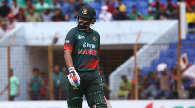 এক ফারুকিতে বারবার হোঁচট খাচ্ছেন তামিম 