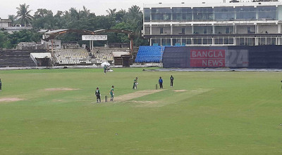 খুলনায় বৃষ্টির বাধার পর ফের ব্যাটিংয়ে দক্ষিণ আফ্রিকা