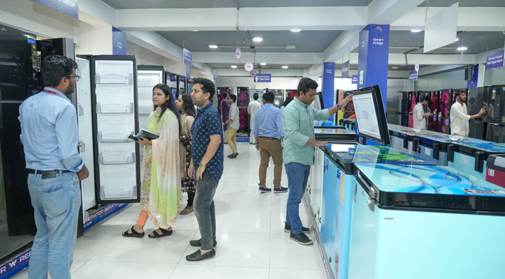 ঈদ উৎসবে ওয়ালটন ফ্রিজ কেনার হিড়িক
