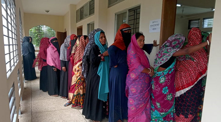 সিলেট বিভাগের ১০ উপজেলায় বেলা বাড়ার সঙ্গে বেড়েছে ভোটার