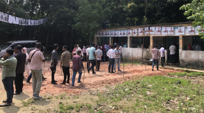 ছাগলনাইয়ায় চলছে ভোট, ভোটার উপস্থিতি কম 