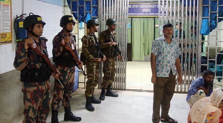 সেনাবাহিনী-বিজিবির নিরাপত্তায় ঢামেকে জরুরি সেবা চালু