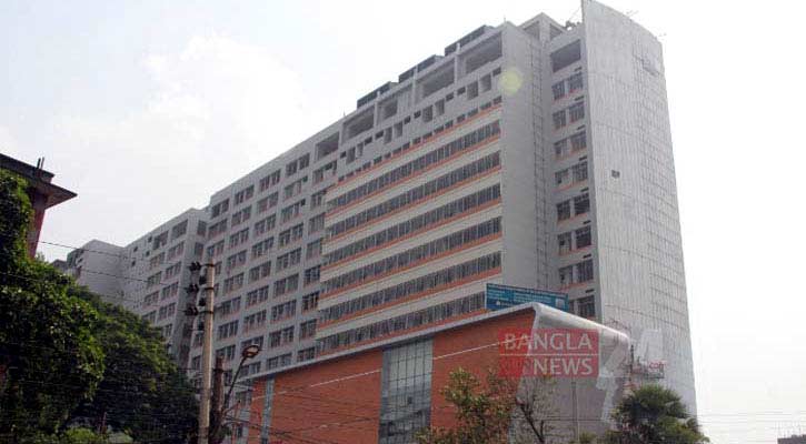 শুক্রাবাদে বাসার ভেতরে আগুনে শিশুসহ তিনজন দগ্ধ