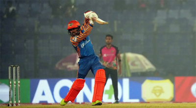 মিরাজের ব্যাটে সিলেটকে হারিয়ে চারে খুলনা