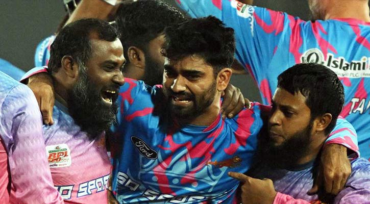 রোমাঞ্চকর লড়াই জিতে এক যুগ পর ফাইনালে চিটাগাং