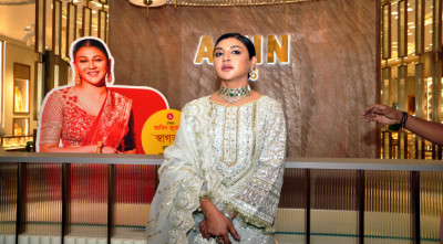 বসুন্ধরা সিটি শপিংমল থেকে সুখবর দিলেন জয়া আহসান