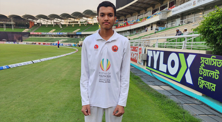 ৫০ চার ও ২২ ছক্কায় ৪০০ রানের বিরল রেকর্ড মুস্তাকিমের