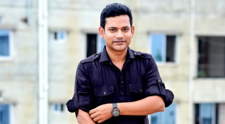 ফকিরা বংশ নিয়ে নাটক নির্মাণ করলেন মমিন সরকার