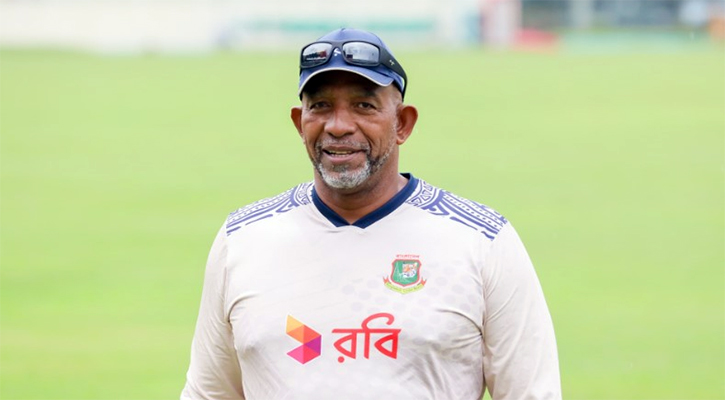 ২০২৭ পর্যন্ত থাকছেন সিমন্স, বাংলাদেশকে নিয়ে যেতে চান নতুন উচ্চতায়