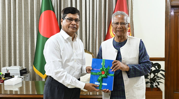 প্রধান উপদেষ্টার কাছে ৪৬ নিরীক্ষা প্রতিবেদন পেশ করলেন মহাহিসাব নিরীক্ষক