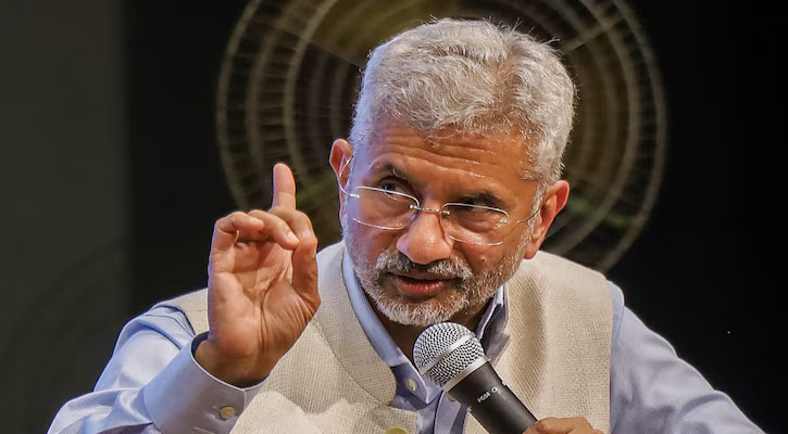 ‘অপারেশন সিঁদুর’ শুরুর আগে পাকিস্তানকে সতর্কবার্তা দেওয়া নিয়ে ভারতে তোলপাড়