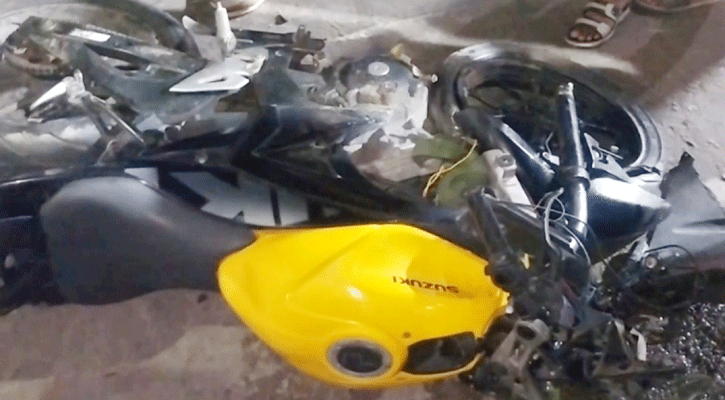 চাঁদপুরে মোটরসাইকেল-অটোরিকশা সংঘর্ষে নিহত ২