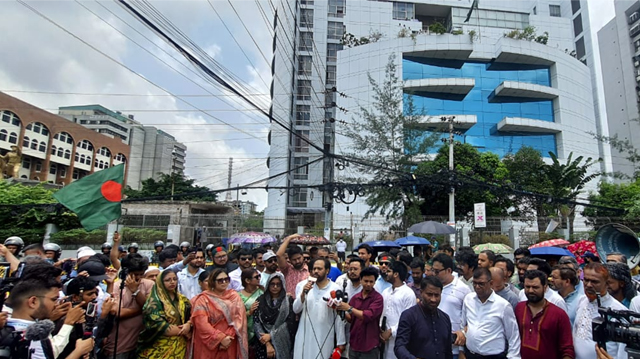 স্থানীয় সরকার নির্বাচনের দাবিতে এনসিপির সমাবেশ চলছে