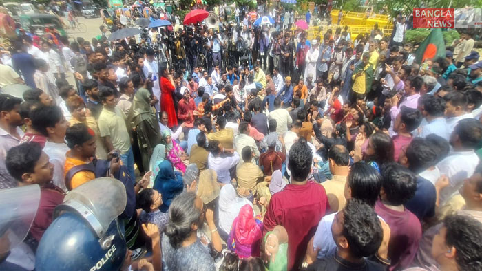 ইসির পদত্যাগ চায় এনসিপি