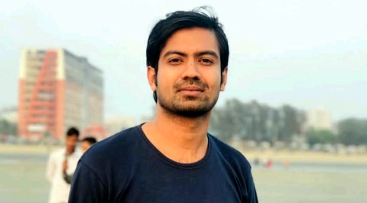 ‘মোবাইলফোনে কথা বলতে বলতে’ ছাদ থেকে পড়ে যুবকের মৃত্যু