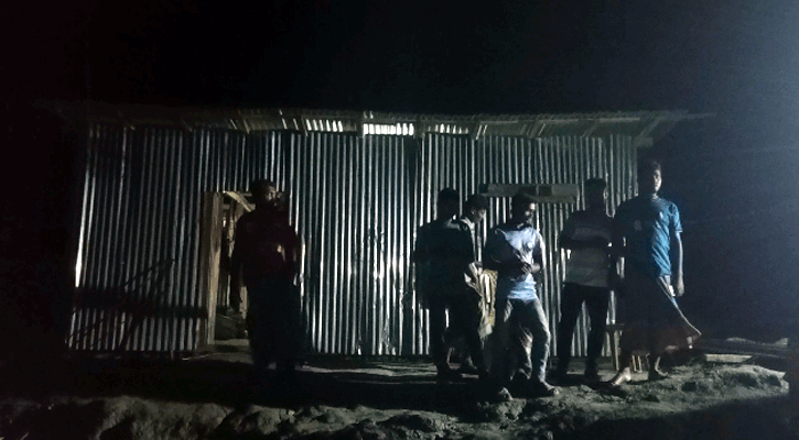ঠিকাদারের অফিসে হামলা, ৭ নির্মাণ শ্রমিক আহত 