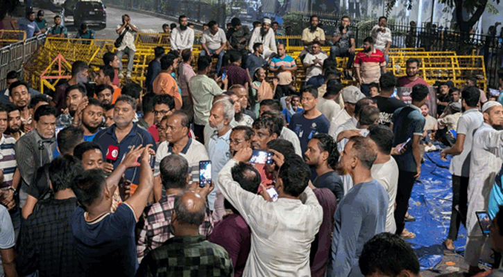ইশরাক সমর্থকদের স্লোগানে মধ্যরাতেও উত্তাল কাকরাইল