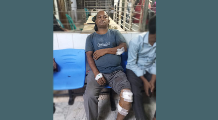 যাত্রাবাড়ী পার্কে ককটেল বিস্ফোরণে আহত ৩