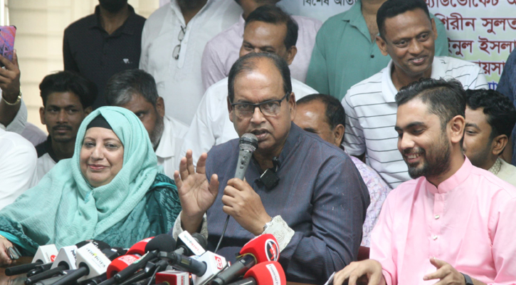 তিন উপদেষ্টাকে বহিষ্কার না করলে সরকার প্রশ্নবিদ্ধ হবে: দুদু