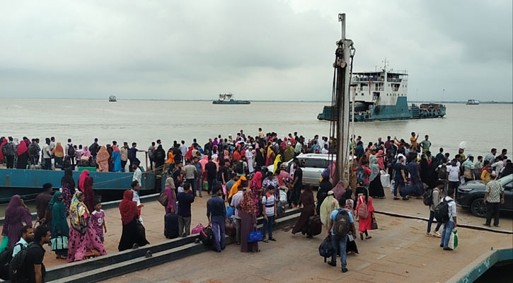 যাত্রী-যানবাহনের চাপ বেড়েছে পাটুরিয়ায় 