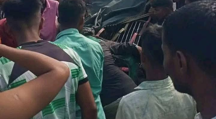 ময়মনসিংহে সড়ক দুর্ঘটনায় বাবা-ছেলেসহ নিহত ৪