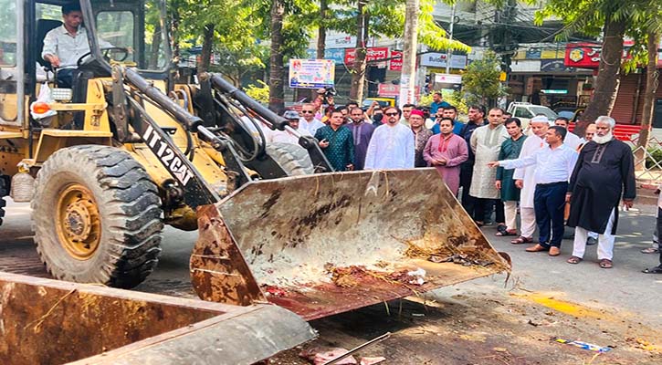 চট্টগ্রামে ১০ হাজার টন পশুর বর্জ্য অপসারণ