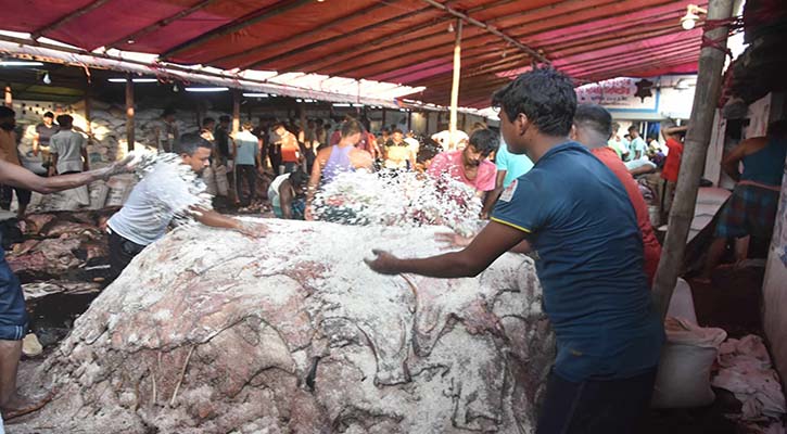 চামড়ার আড়তে গিয়ে ফের হতাশ মৌসুমি ব্যবসায়ীরা