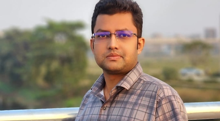 ছাত্রলীগ নেতাকে পুলিশে দিল ছাত্রদল