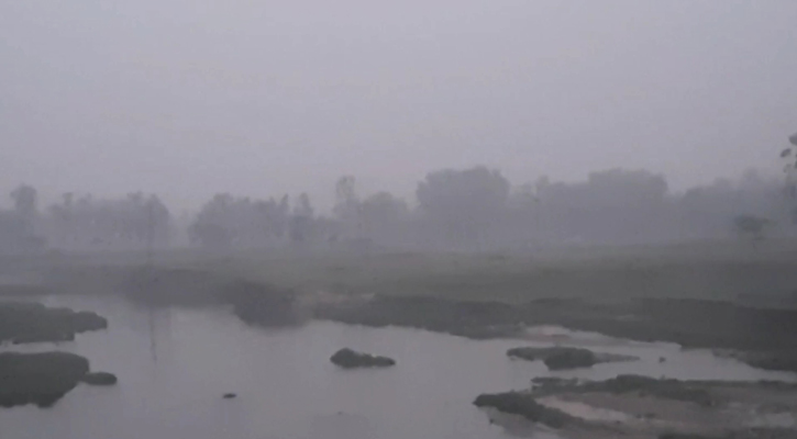 গ্রীষ্মের খরতাপেও পঞ্চগড়ে কুয়াশা!