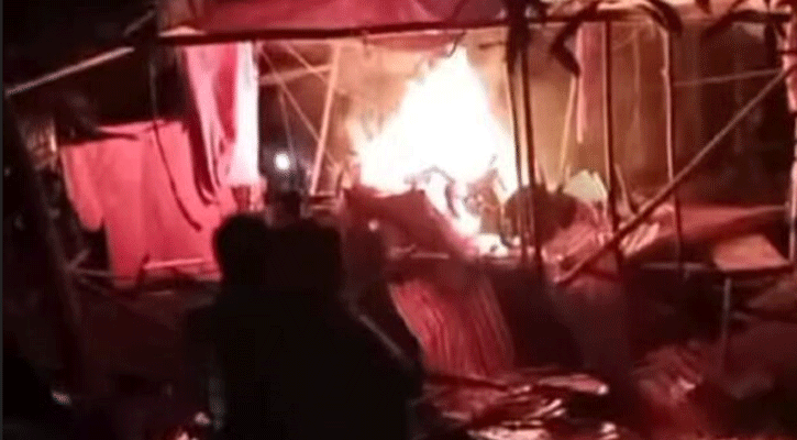 মেলার মাঠে স্থানীয় বিক্ষুব্ধ জনতার হামলা-ভাঙচুর-অগ্নিসংযোগ