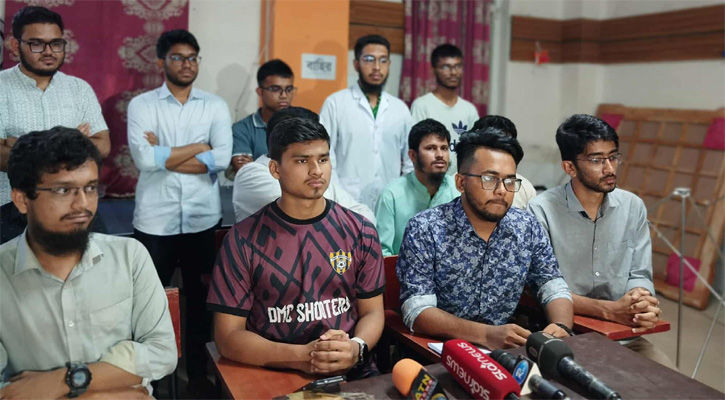 ঢাকা মেডিকেল কলেজ শিক্ষার্থীরা ফিরছে না ক্লাসে