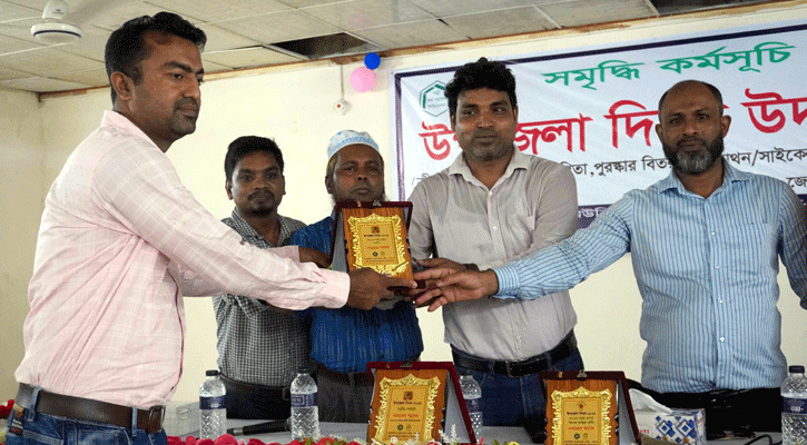 বাগেরহাটে জনগুরুত্বপূর্ণ রিপোর্টের জন্য বাংলানিউজের শোহানকে সম্মাননা