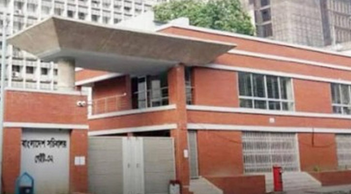 সচিবালয়ে কর্মচারীদের মধ্যে সংঘর্ষ, আহত ৫