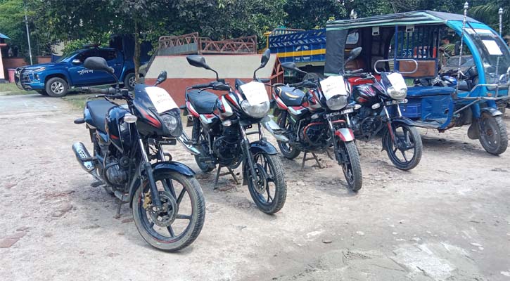 মাগুরায় চোরাই মোটরসাইকেল উদ্ধার, গ্রেফতার ৪