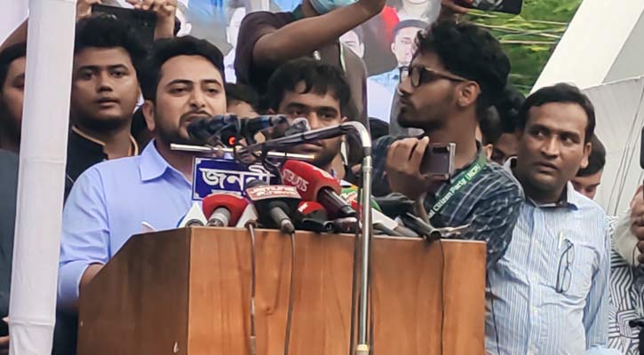 এখনও চাঁদাবাজি-সন্ত্রাসী-মাফিয়া সিস্টেম বদলায়নি: নাহিদ ইসলাম