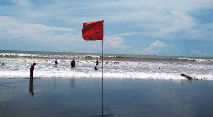 সব সমুদ্রবন্দরে ৩ নম্বর সংকেত