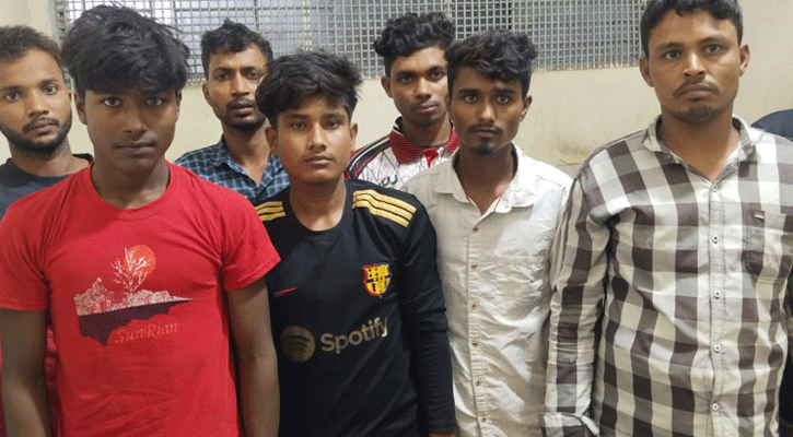 আট বাংলাদেশিকে হস্তান্তর করল বিএসএফ