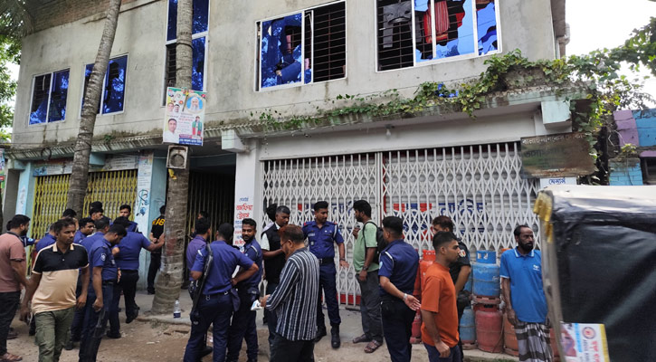 কুমিল্লায় ৩ জনকে হত্যা: মামলা ডিবিতে, ঘটনাস্থলে তদন্ত কর্মকর্তা