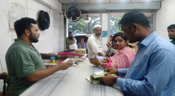 খাবার হোটেলের যে পরিবেশ ধরা পড়ল অভিযানে