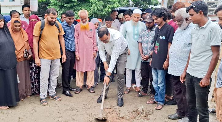 নওগাঁয় ‘জুলাই স্মৃতিস্তম্ভ’ নির্মাণ কাজের উদ্বোধন