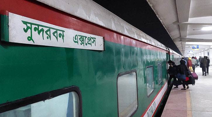 তিন ঘণ্টা পর ছেড়ে গেল খুলনা-ঢাকা সুন্দরবন এক্সপ্রেস 