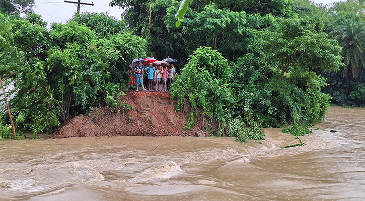 ফেনীতে বন্যায় ক্ষতির শিকার ২৯ হাজার কৃষক