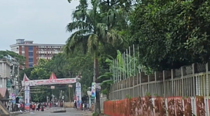 এনসিপির গাড়িবহরে আবারও নিষিদ্ধ ছাত্রলীগ-আ.লীগের হামলা
